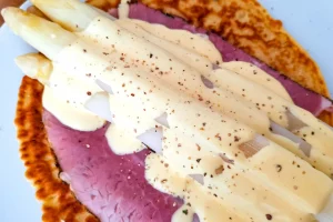 Pfannkuchen mit Spargel, Schinken und Sauce Hollondaise, Spargelrezept, einfach, lagrafie,