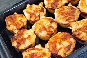 Spargelmuffins, Spargel-Blätterteig-Muffins, Sonntagsbrunch, Brunchrezept, Spargel, Spargelrezept, lagrafie